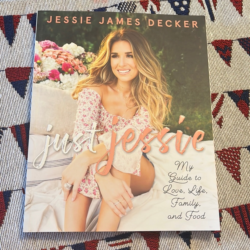 🎉HP🎉 Just Jessie book by Jessie James Decker